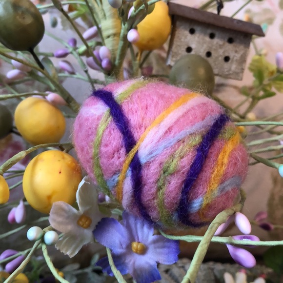 Handmade needle felted Easter egg collectable spring decoration - Picture 4 of 7